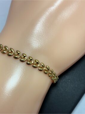 Gold Leaf Chain Bracelet - Elegant Women's Jewelry